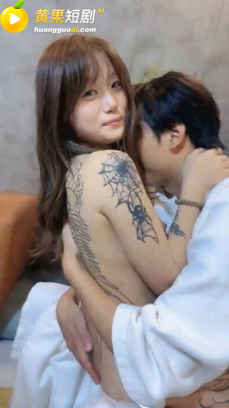 花臂高颜值精神小妹 2