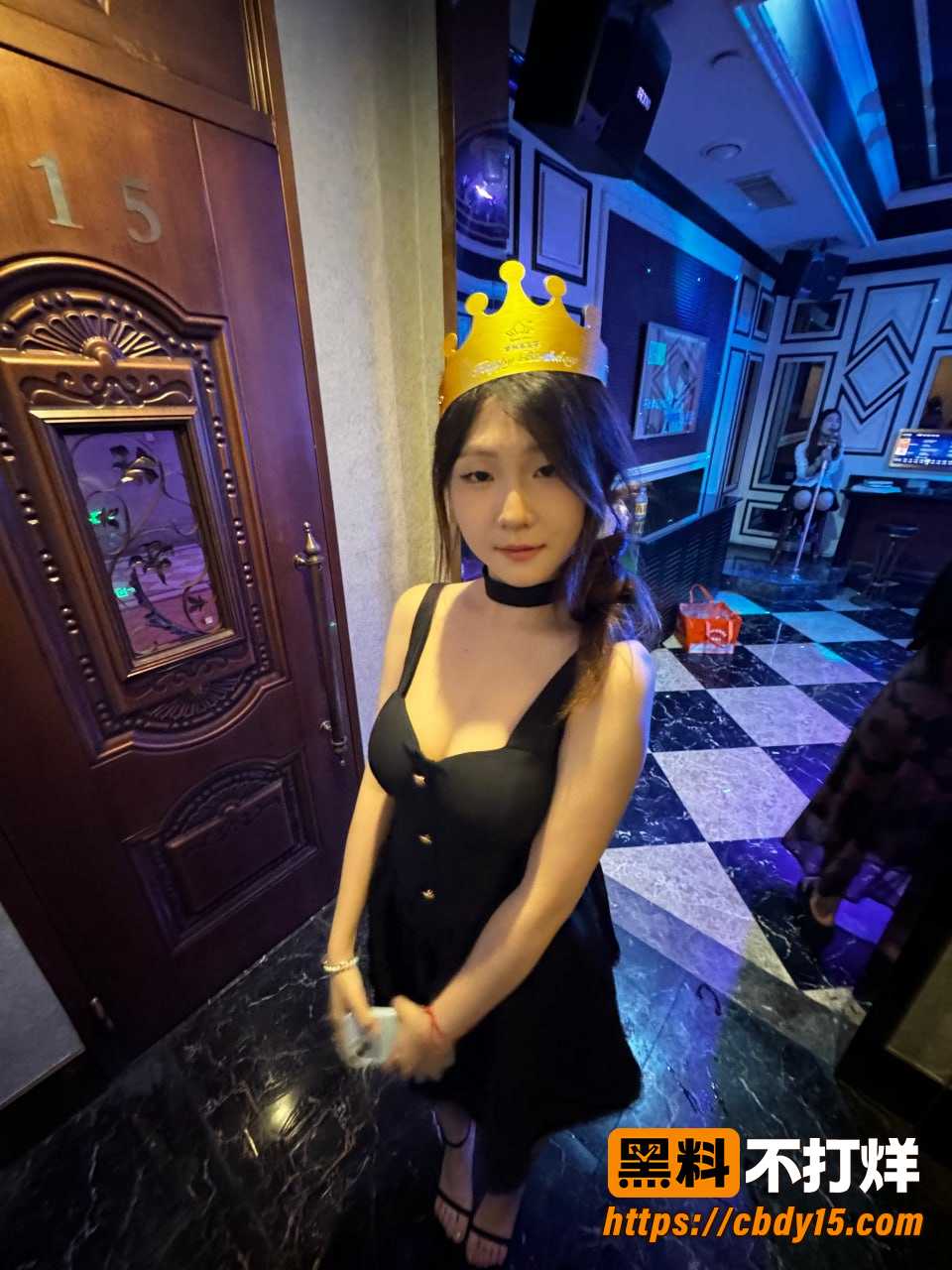 山东高颜值女销售 1