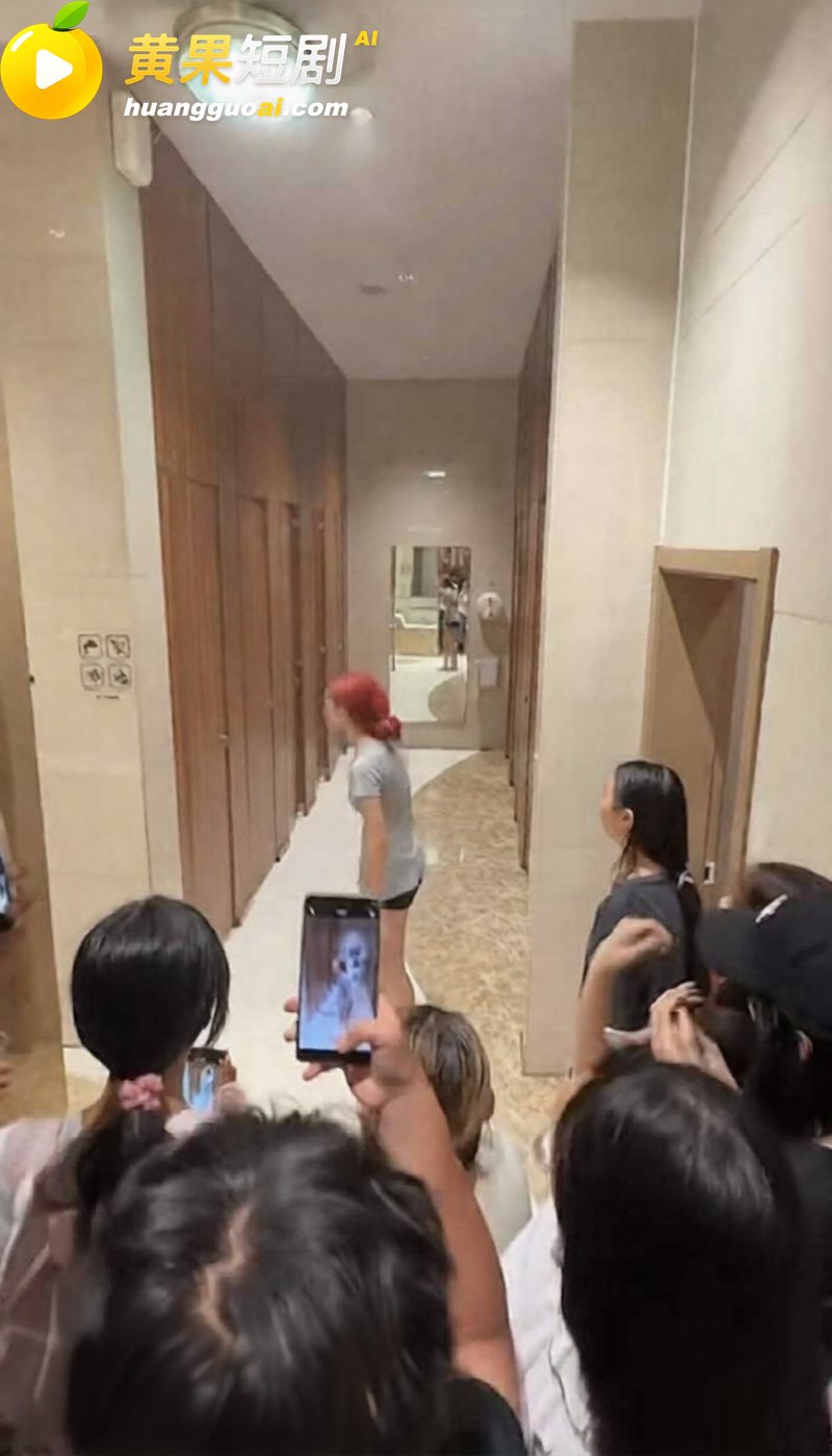 温州瑞安吾悦广场红发 5