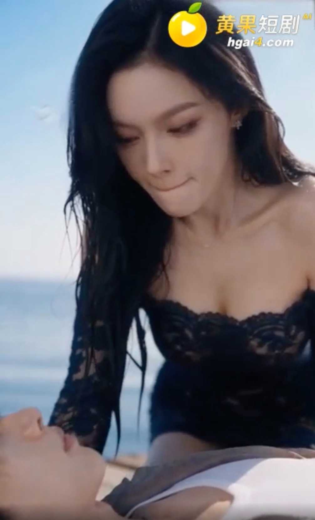 黄果短剧《疯狂水世界》角色剧照1