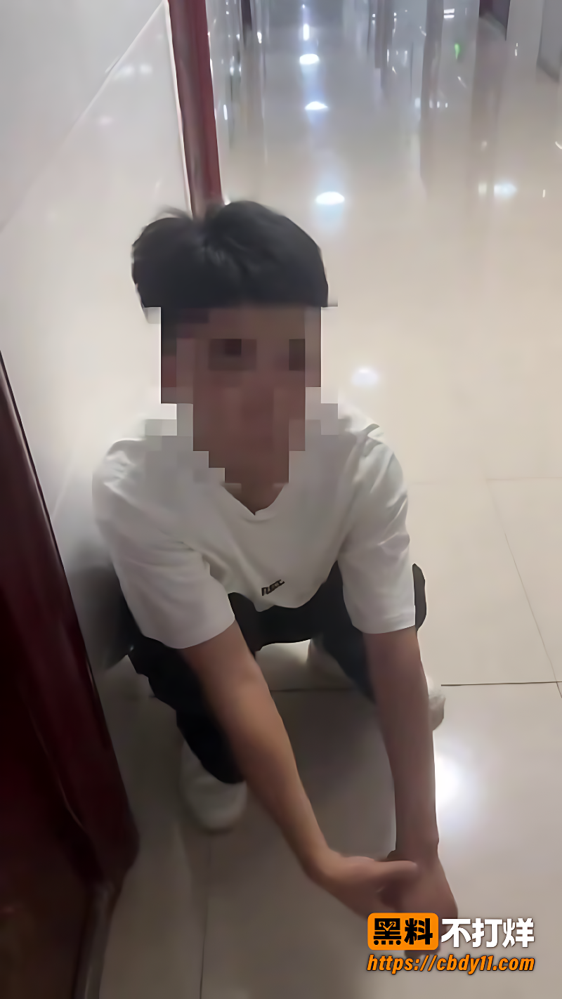 男子潜入女生宿舍偷内 6