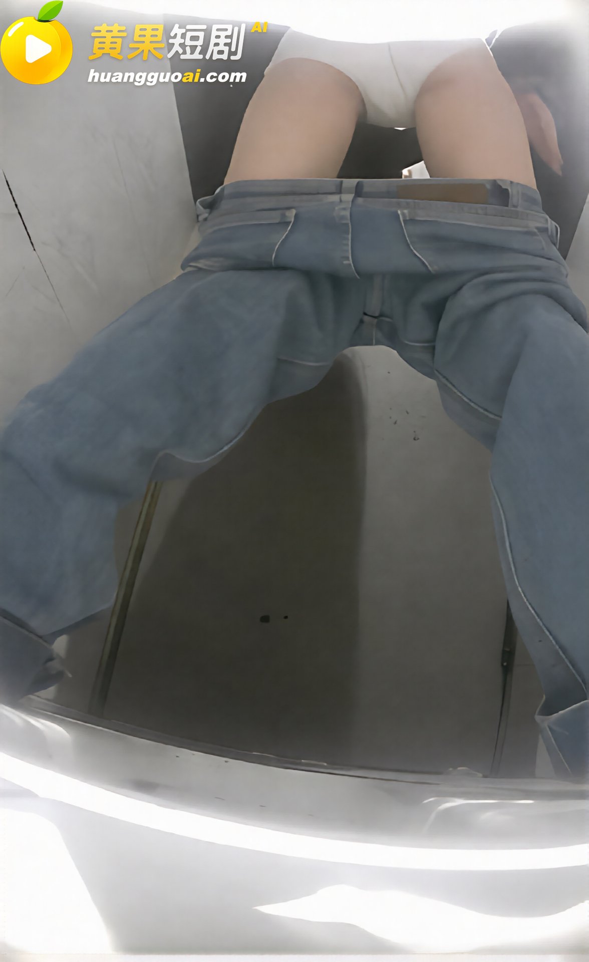 最新女厕偷拍系列 酒 6