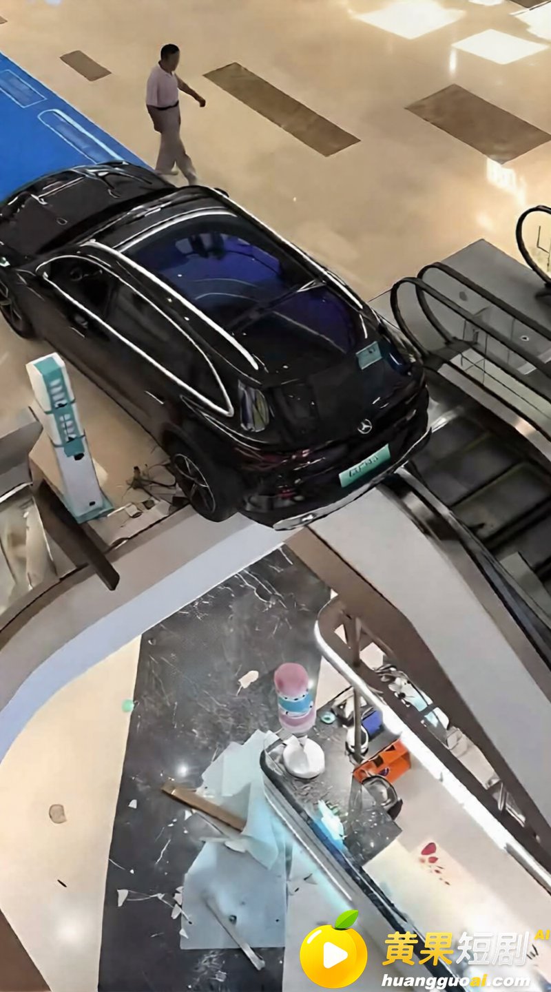 河北邯郸商场上演惊险 5