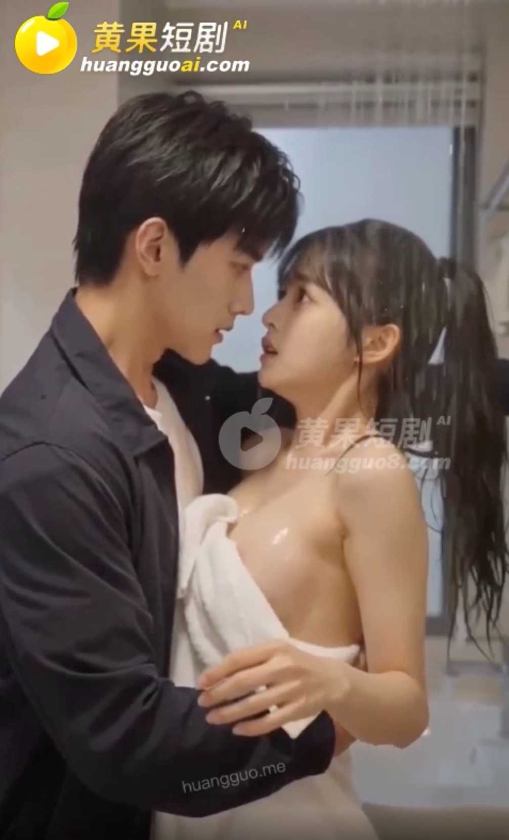 黄果短剧《萝莉学姐是我妈》角色剧照1